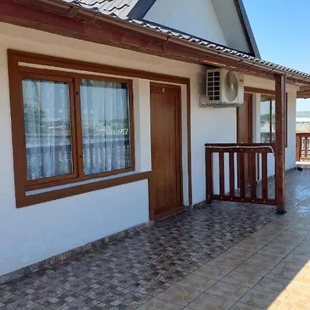 Hanul De La Ferma Farm stay